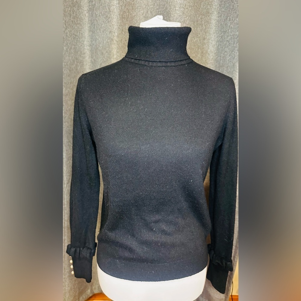 🖤 Premise Studio Black Turtleneck Sweater – Size M